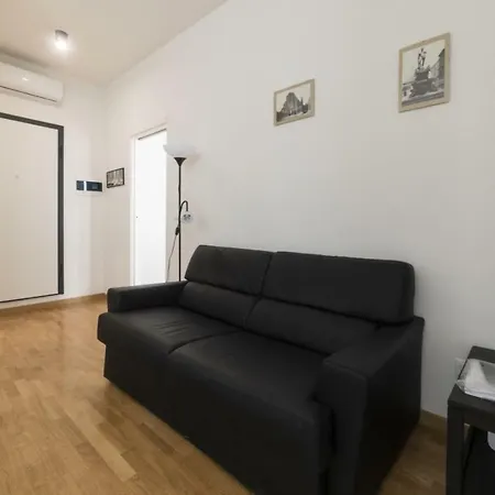 Cairoli 11 *
